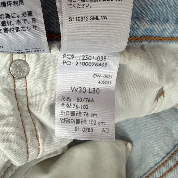 Levi’s - Picture 6 of 7